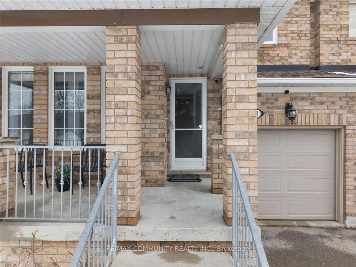 Photo 3 of 88 Mainland Crescent, Vaughan, Vellore Village — HOMEH