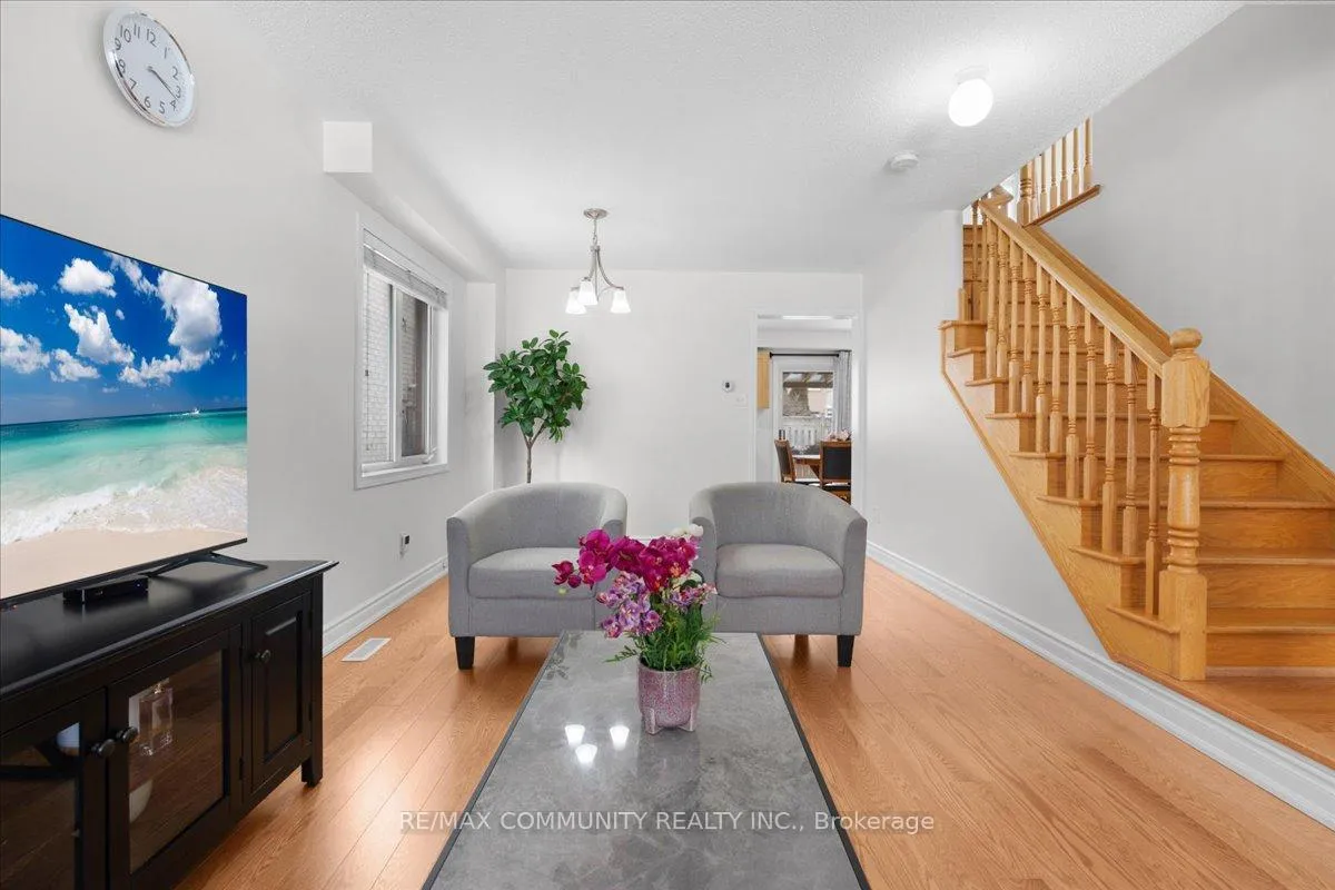 Photo 6 of 88 Mainland Crescent, Vaughan, Vellore Village — HOMEH