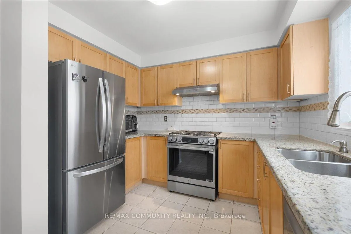 Photo 9 of 88 Mainland Crescent, Vaughan, Vellore Village — HOMEH