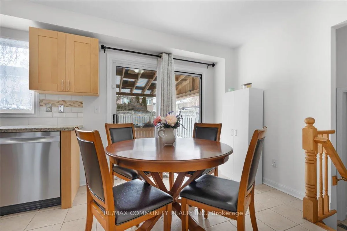 Photo 11 of 88 Mainland Crescent, Vaughan, Vellore Village — HOMEH