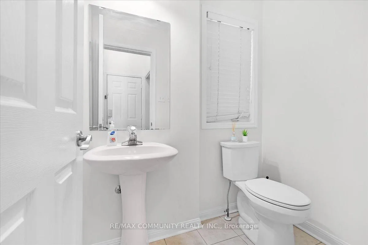 Photo 13 of 88 Mainland Crescent, Vaughan, Vellore Village — HOMEH