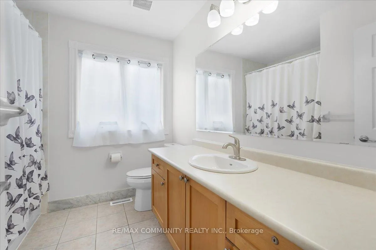 Photo 23 of 88 Mainland Crescent, Vaughan, Vellore Village — HOMEH