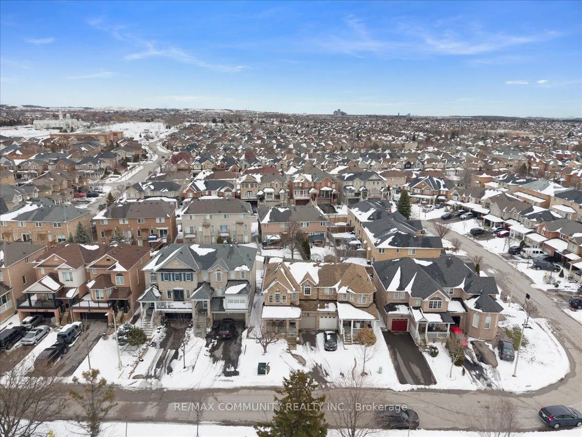 Photo 35 of 88 Mainland Crescent, Vaughan, Vellore Village — HOMEH