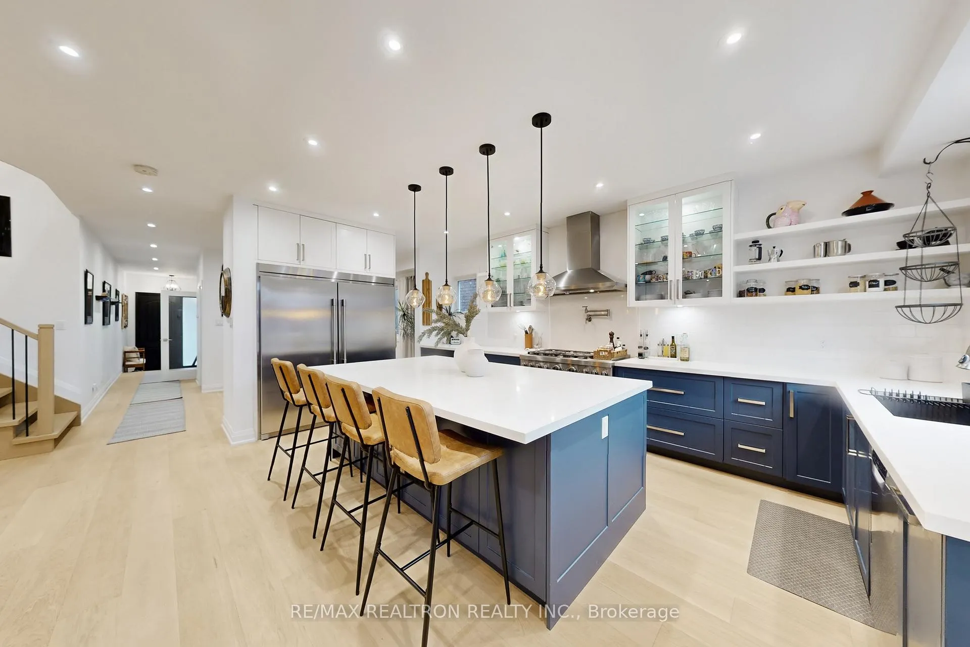 Photo 8 of 7 Honeyview Street, Vaughan, Patterson — HOMEH