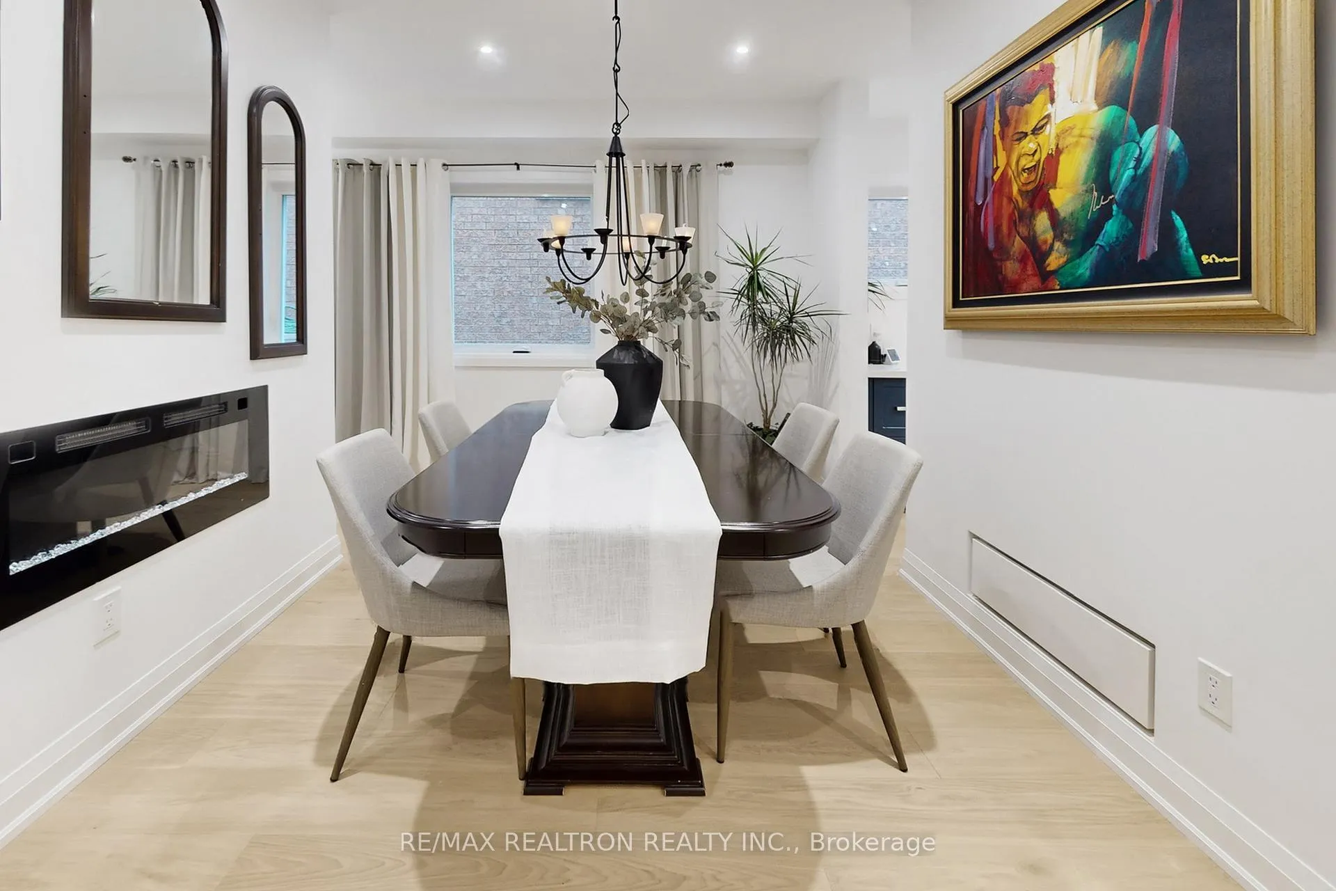Photo 17 of 7 Honeyview Street, Vaughan, Patterson — HOMEH
