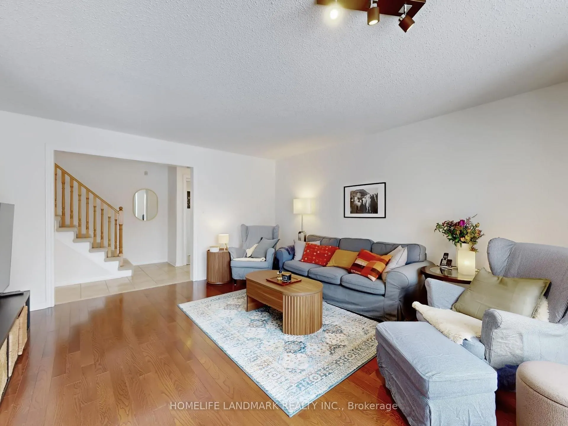 Photo 2 of 156 Pressed Brick Drive, Brampton, Brampton North — HOMEH
