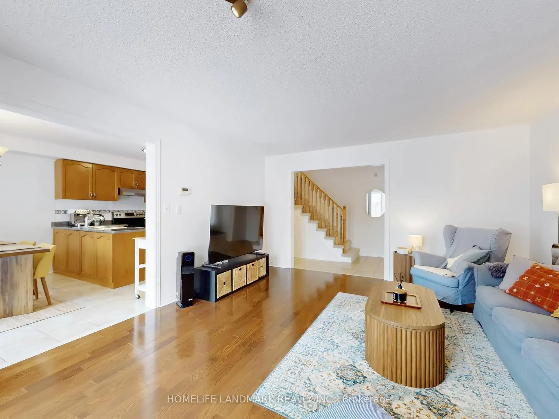 Photo 3 of 156 Pressed Brick Drive, Brampton, Brampton North — HOMEH