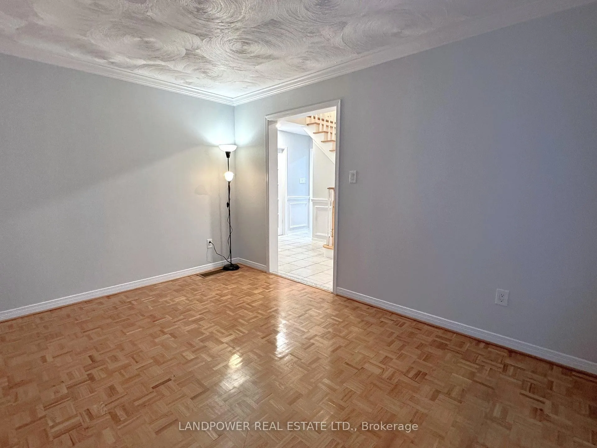 Photo 6 of 167 Silver Arrow Crescent, Vaughan, Maple — HOMEH