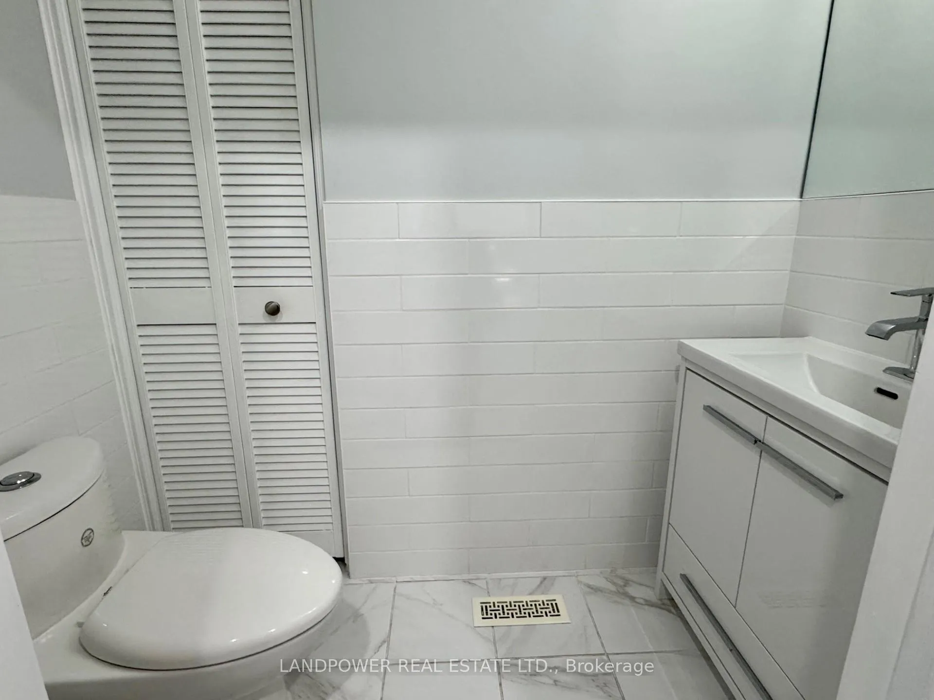 Photo 9 of 167 Silver Arrow Crescent, Vaughan, Maple — HOMEH