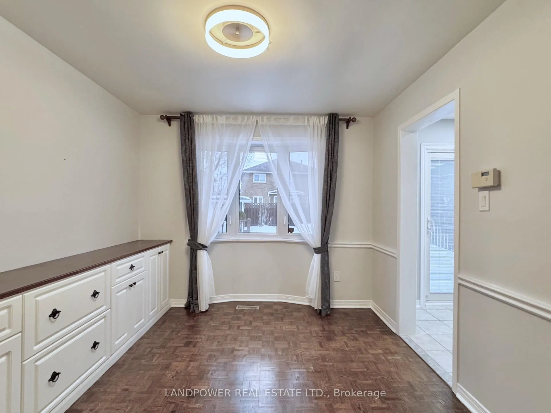 Photo 10 of 167 Silver Arrow Crescent, Vaughan, Maple — HOMEH