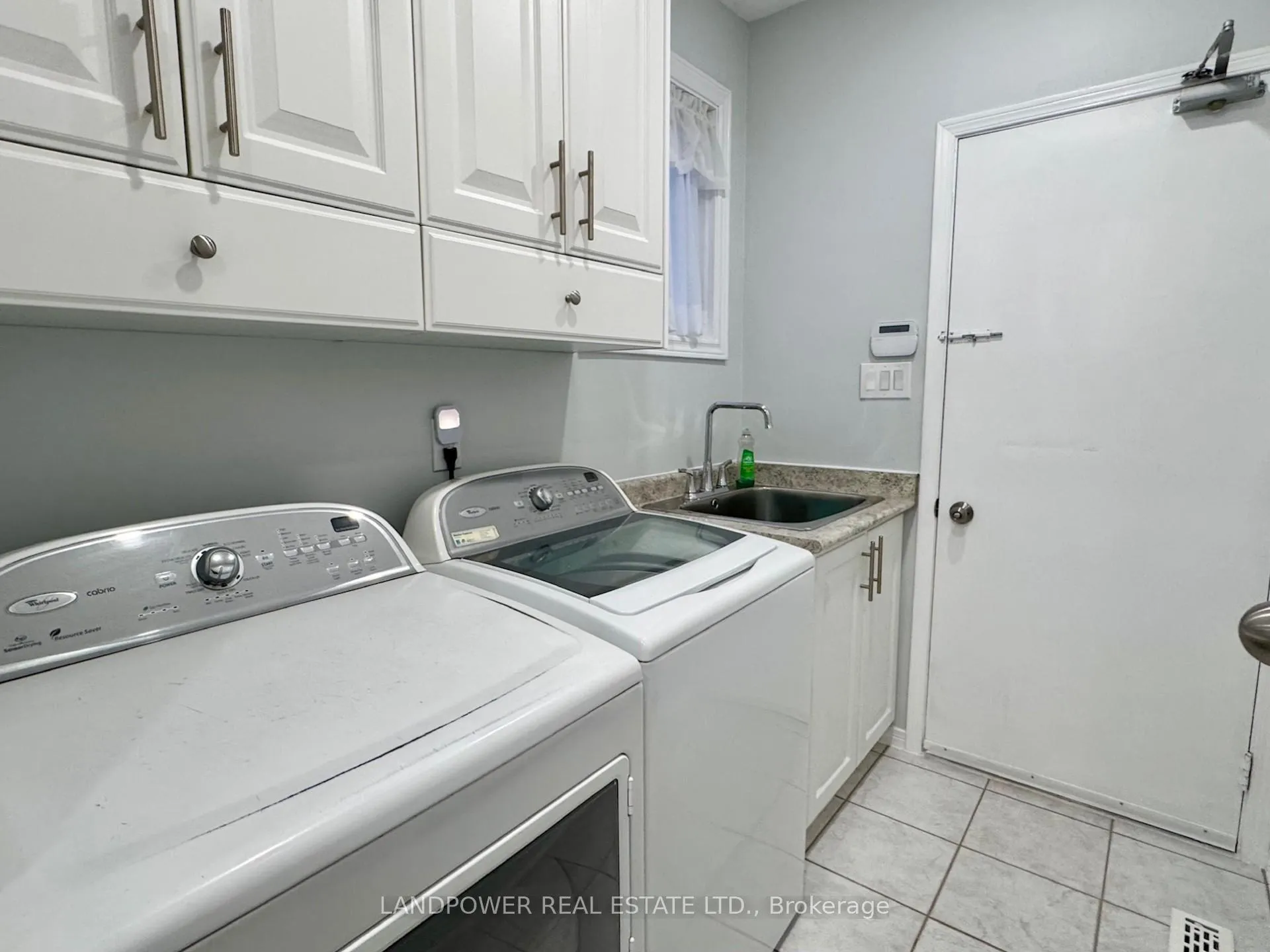Photo 13 of 167 Silver Arrow Crescent, Vaughan, Maple — HOMEH