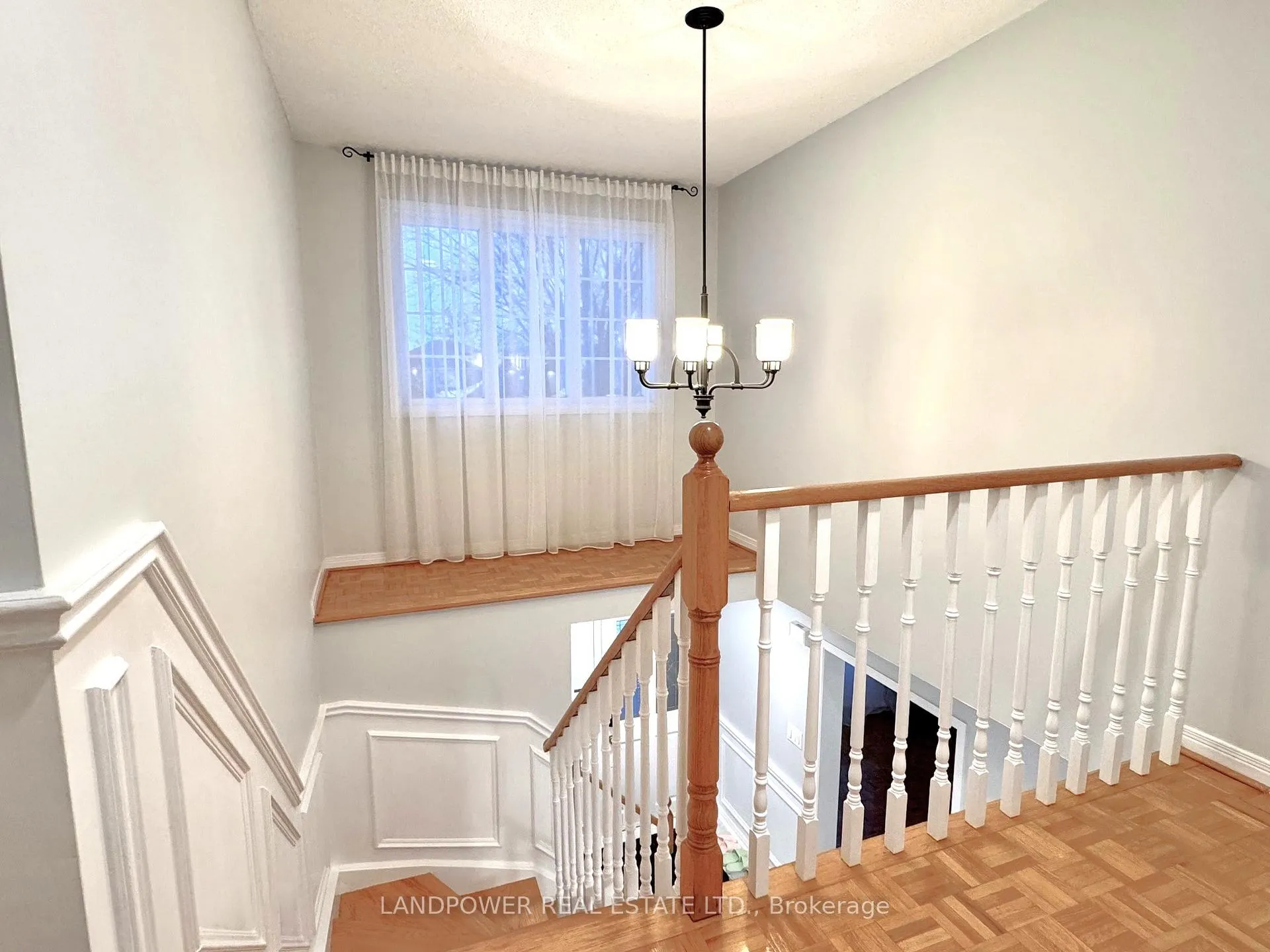 Photo 14 of 167 Silver Arrow Crescent, Vaughan, Maple — HOMEH