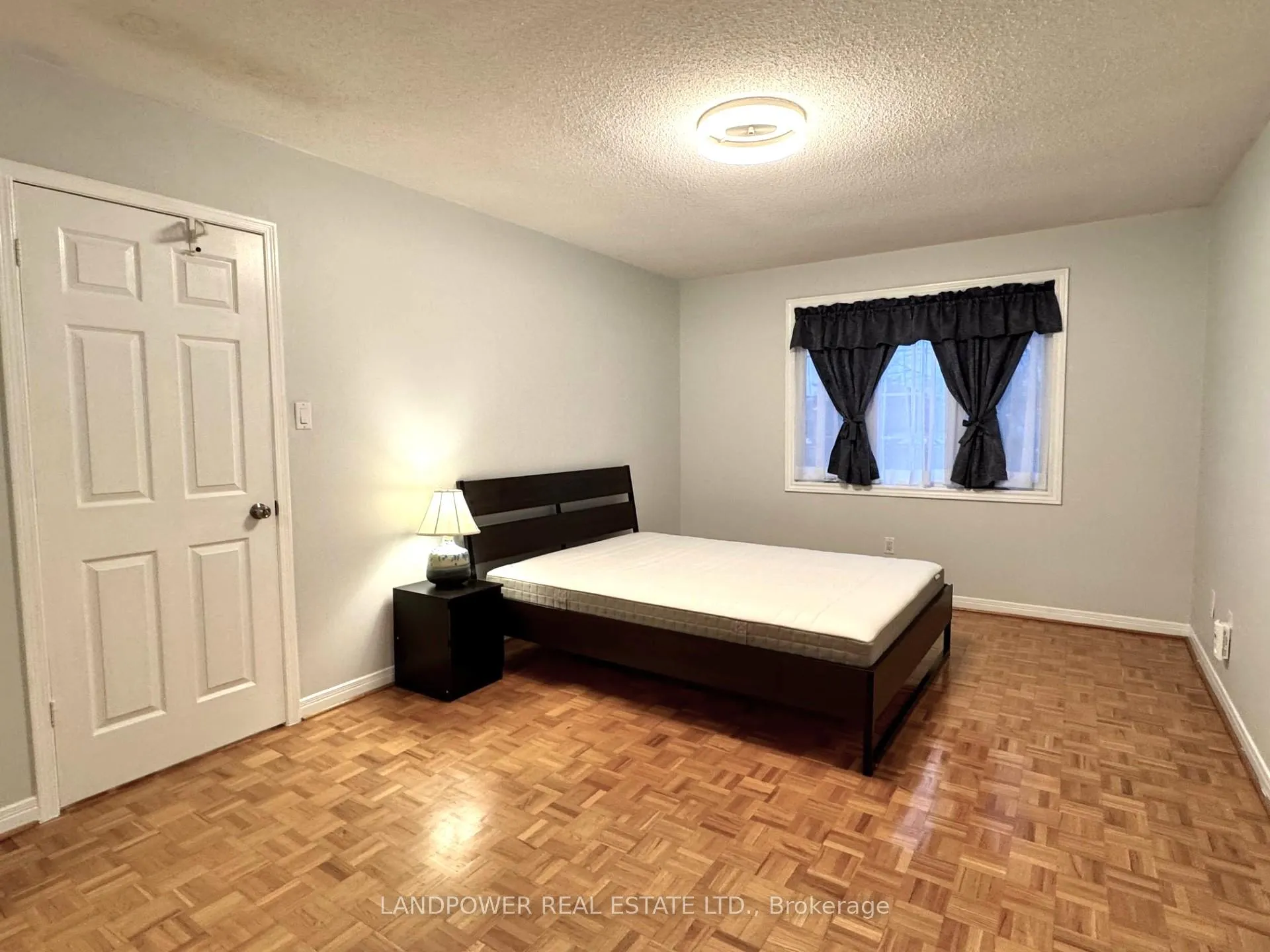 Photo 15 of 167 Silver Arrow Crescent, Vaughan, Maple — HOMEH