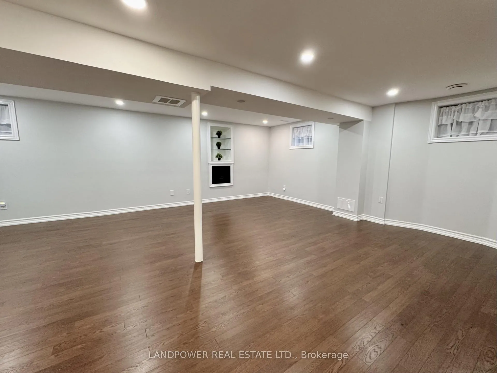 Photo 22 of 167 Silver Arrow Crescent, Vaughan, Maple — HOMEH