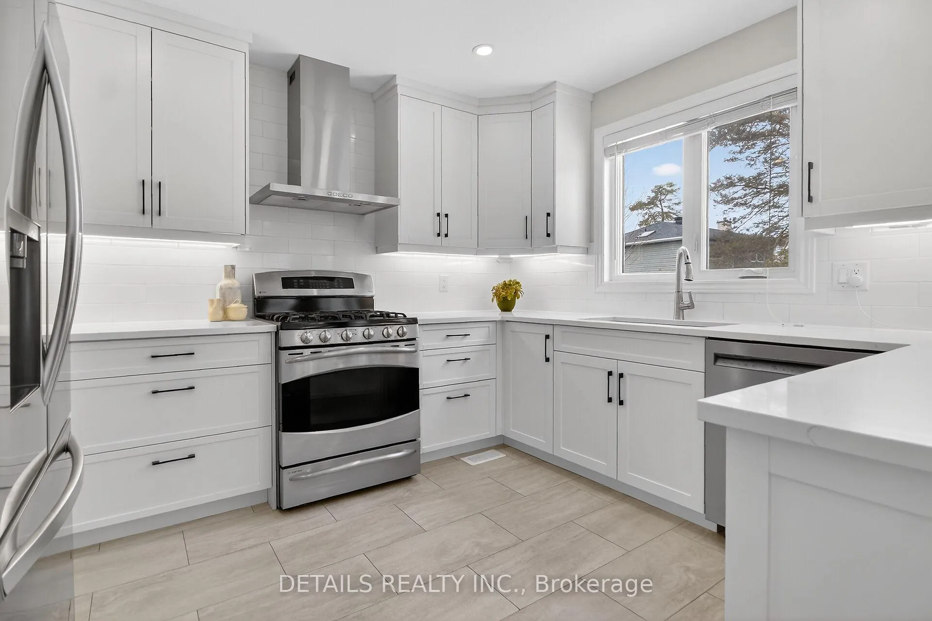 Photo 11 of 69 Willow Glen Drive, Ottawa, Kanata - Bridlewood — HOMEH