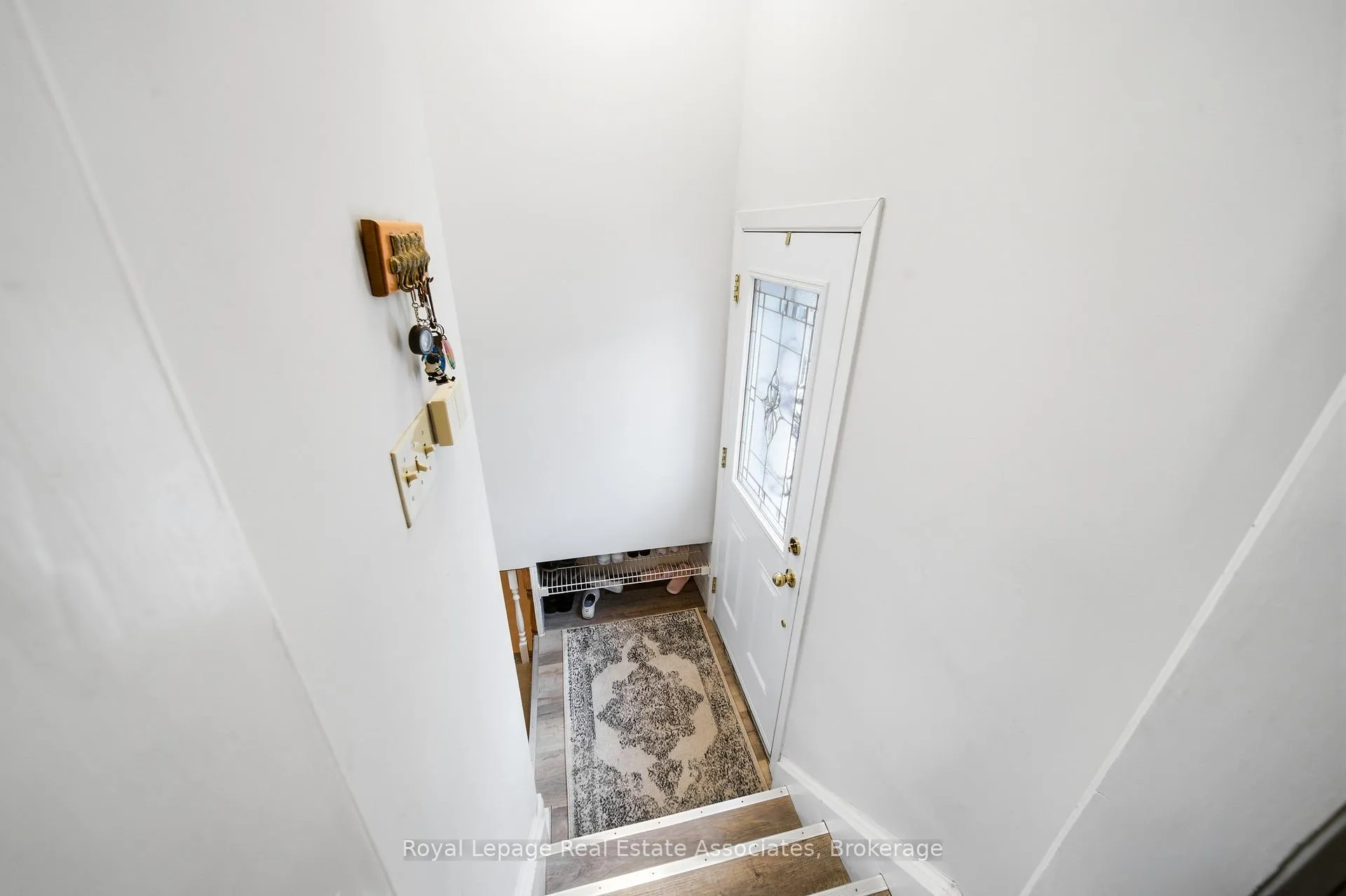 Photo 14 of 4018 Montcalm Crescent, Niagara Falls, Chippawa — HOMEH