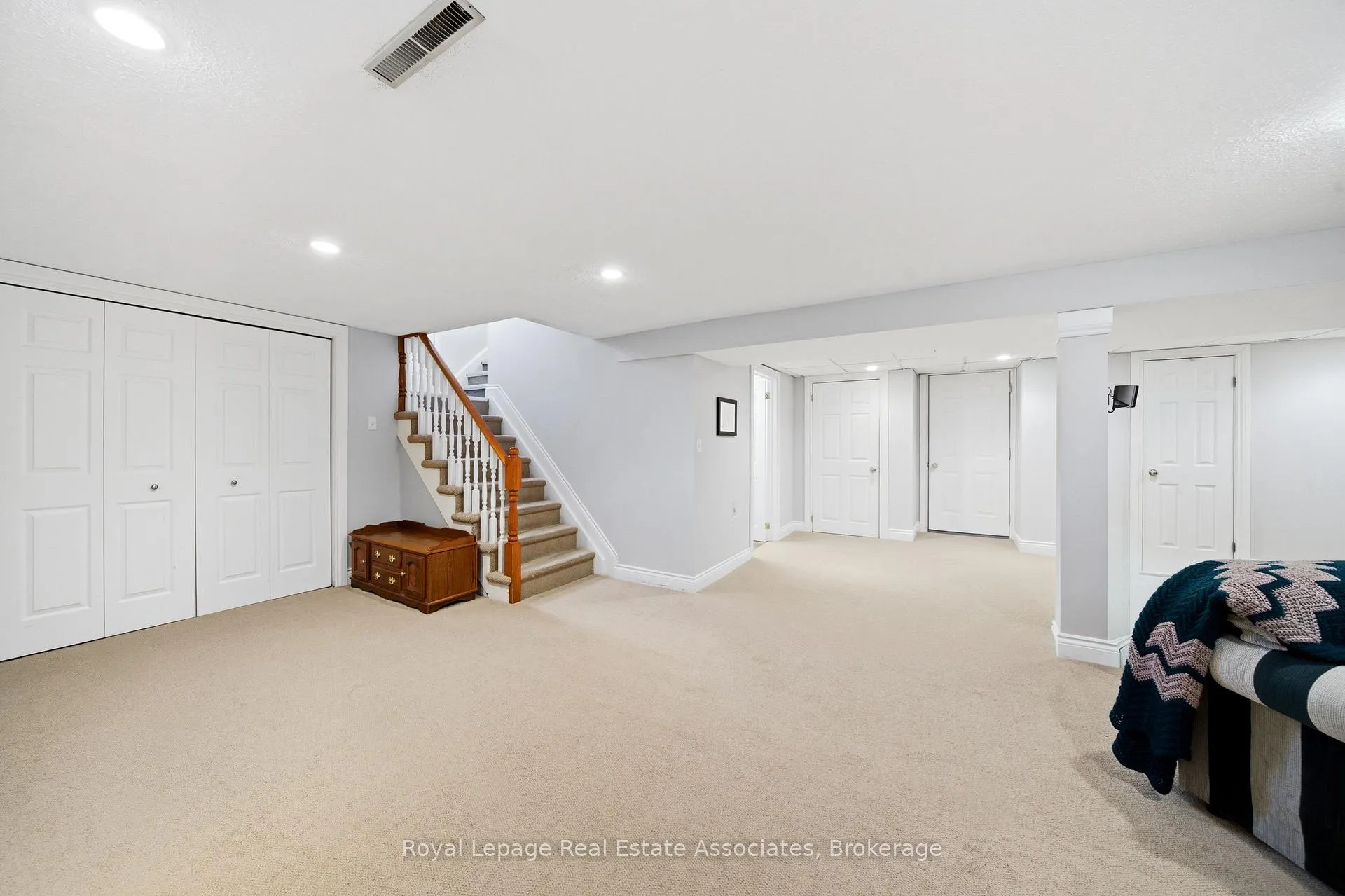 Photo 16 of 4018 Montcalm Crescent, Niagara Falls, Chippawa — HOMEH