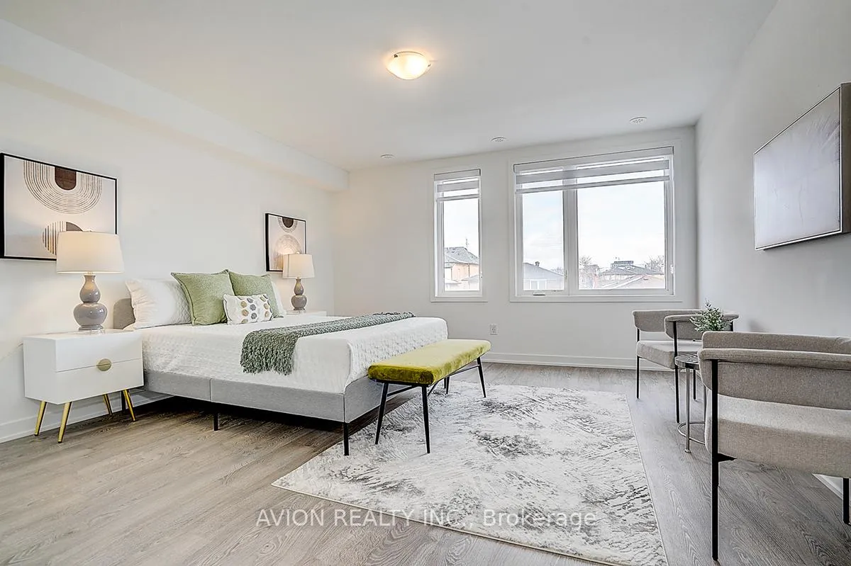 Photo 4 of 112 Green Gardens Boulevard, Toronto, Englemount-Lawrence — HOMEH