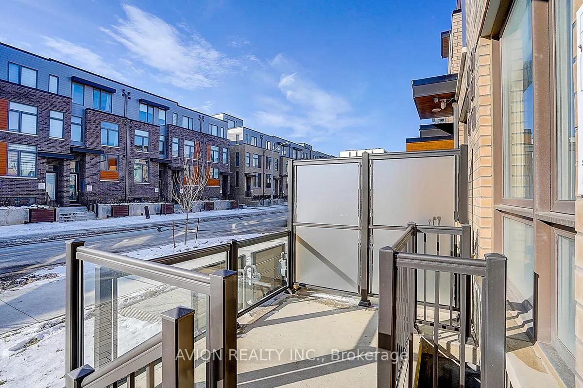 Photo 7 of 112 Green Gardens Boulevard, Toronto, Englemount-Lawrence — HOMEH