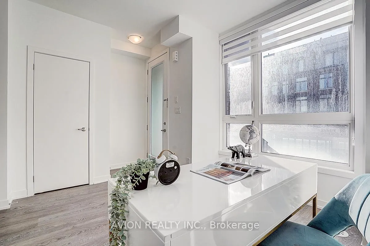 Photo 10 of 112 Green Gardens Boulevard, Toronto, Englemount-Lawrence — HOMEH