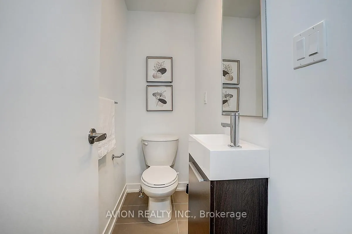Photo 11 of 112 Green Gardens Boulevard, Toronto, Englemount-Lawrence — HOMEH
