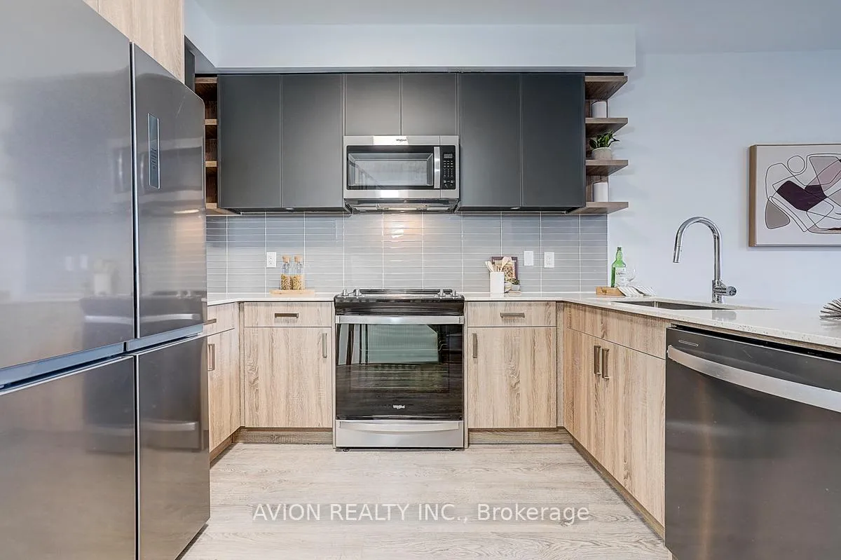 Photo 13 of 112 Green Gardens Boulevard, Toronto, Englemount-Lawrence — HOMEH