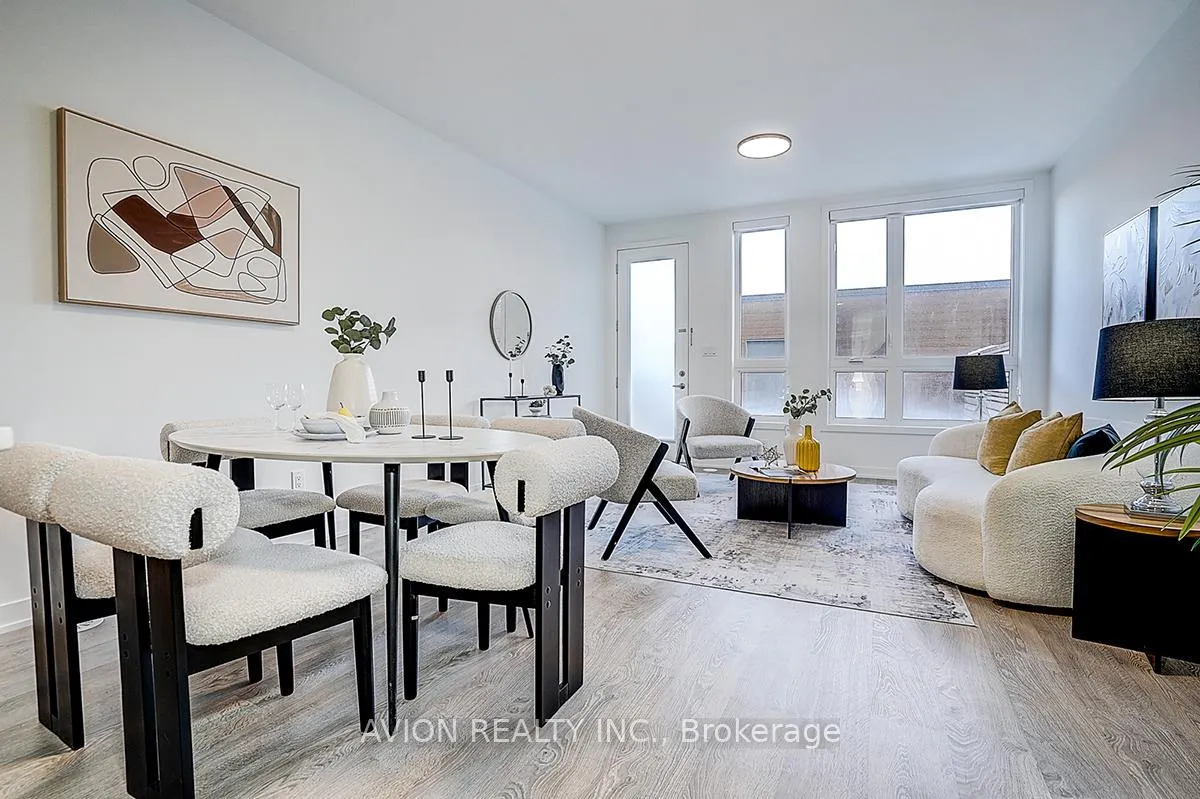 Photo 16 of 112 Green Gardens Boulevard, Toronto, Englemount-Lawrence — HOMEH