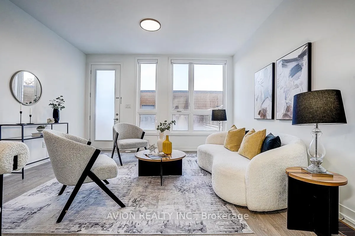 Photo 19 of 112 Green Gardens Boulevard, Toronto, Englemount-Lawrence — HOMEH