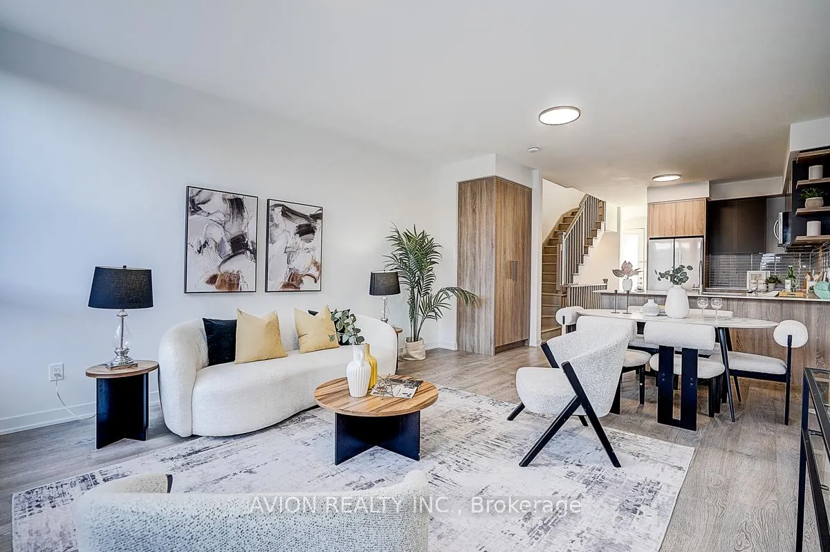 Photo 21 of 112 Green Gardens Boulevard, Toronto, Englemount-Lawrence — HOMEH