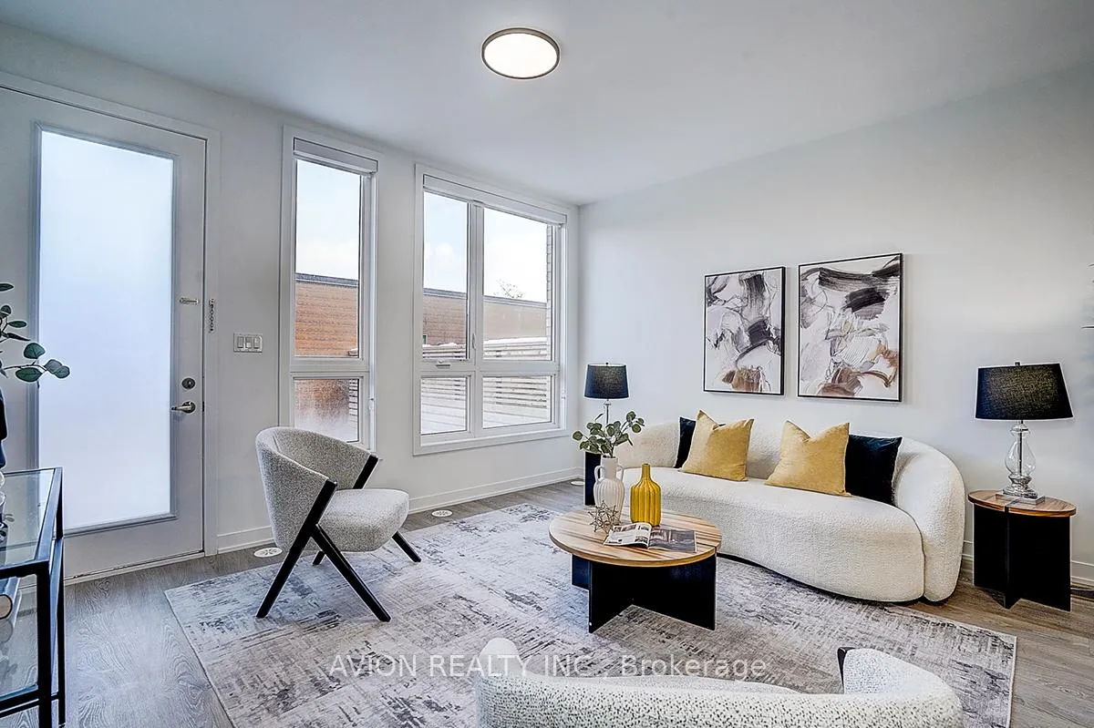 Photo 22 of 112 Green Gardens Boulevard, Toronto, Englemount-Lawrence — HOMEH