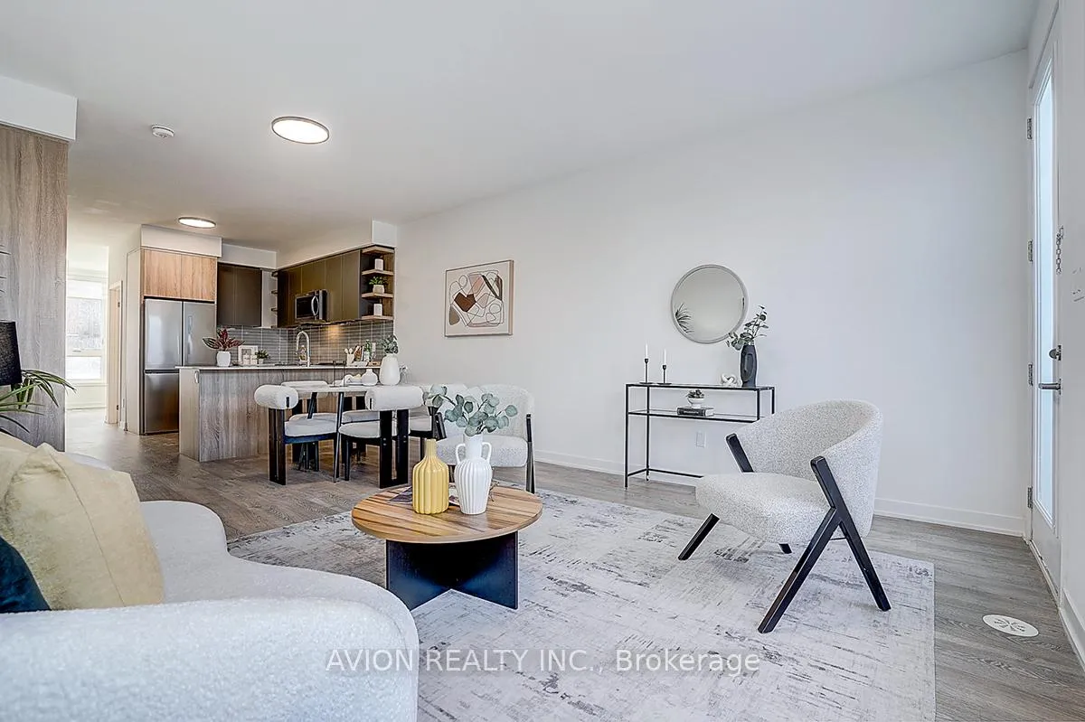 Photo 23 of 112 Green Gardens Boulevard, Toronto, Englemount-Lawrence — HOMEH