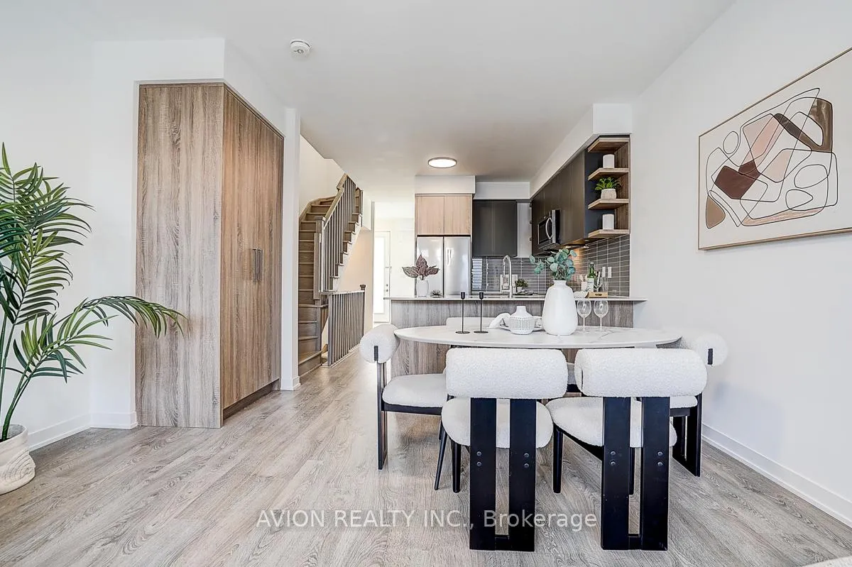 Photo 24 of 112 Green Gardens Boulevard, Toronto, Englemount-Lawrence — HOMEH