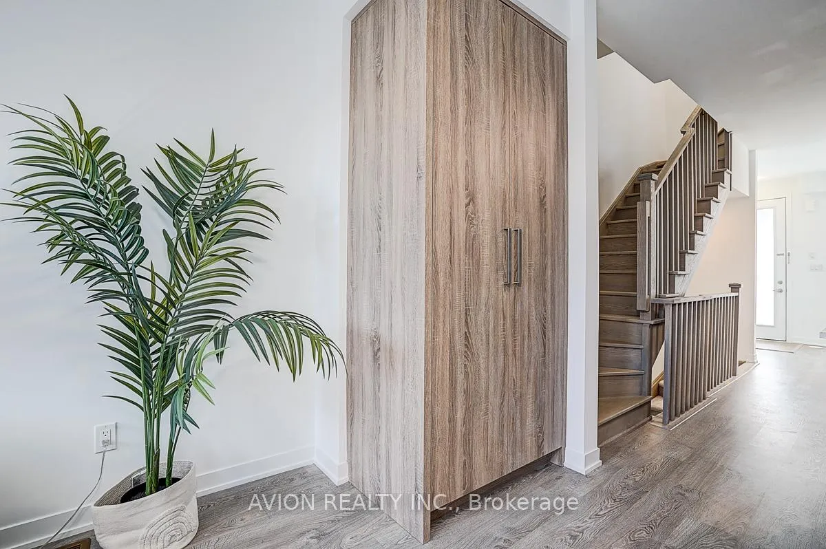 Photo 25 of 112 Green Gardens Boulevard, Toronto, Englemount-Lawrence — HOMEH