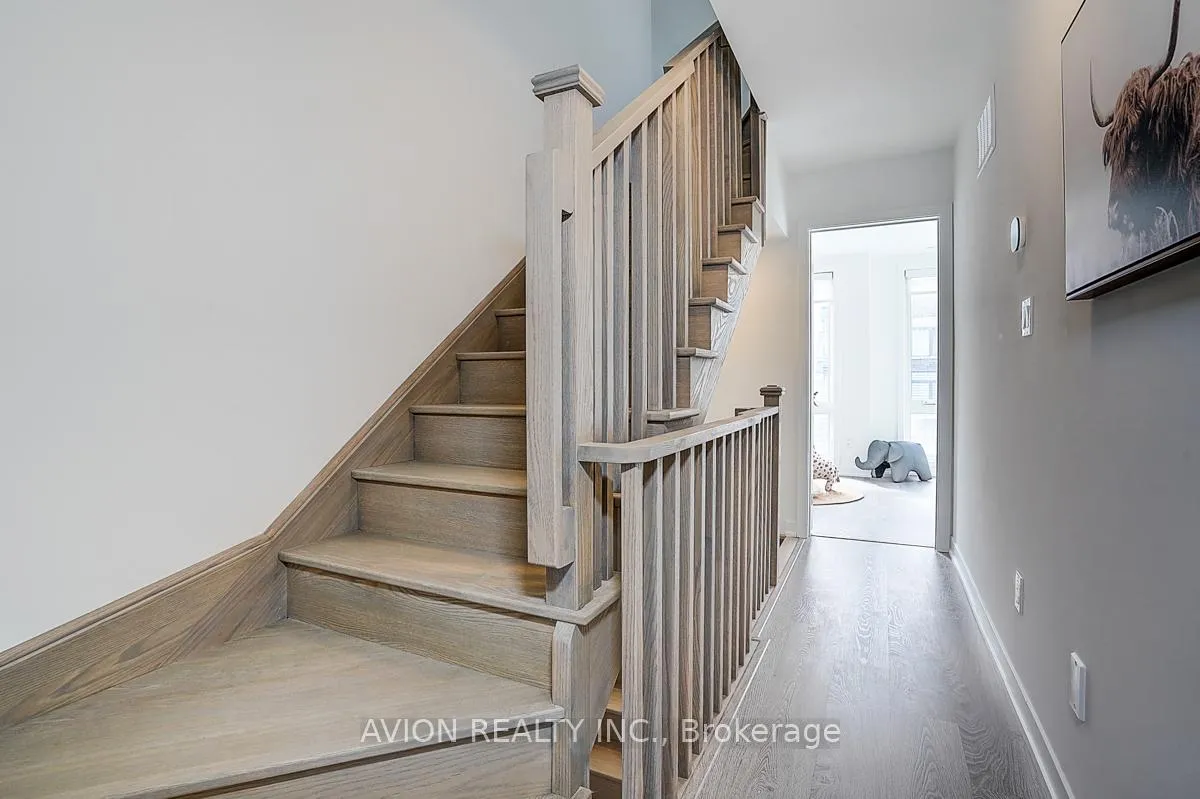 Photo 26 of 112 Green Gardens Boulevard, Toronto, Englemount-Lawrence — HOMEH