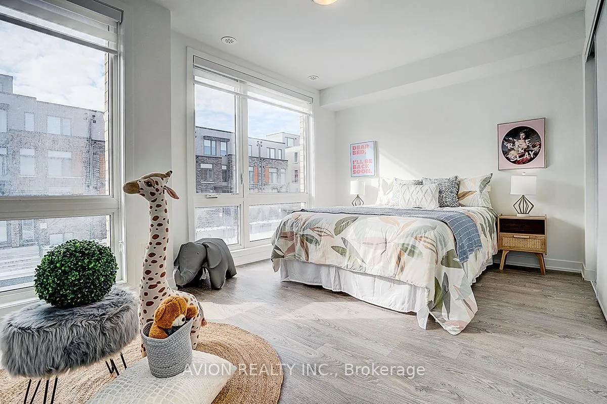Photo 27 of 112 Green Gardens Boulevard, Toronto, Englemount-Lawrence — HOMEH