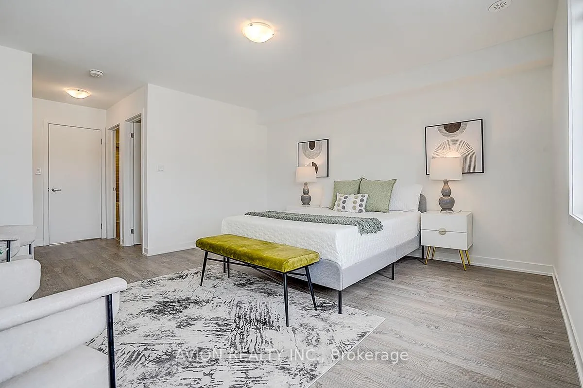 Photo 31 of 112 Green Gardens Boulevard, Toronto, Englemount-Lawrence — HOMEH