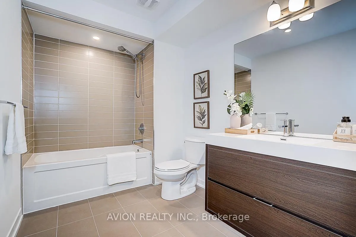 Photo 33 of 112 Green Gardens Boulevard, Toronto, Englemount-Lawrence — HOMEH