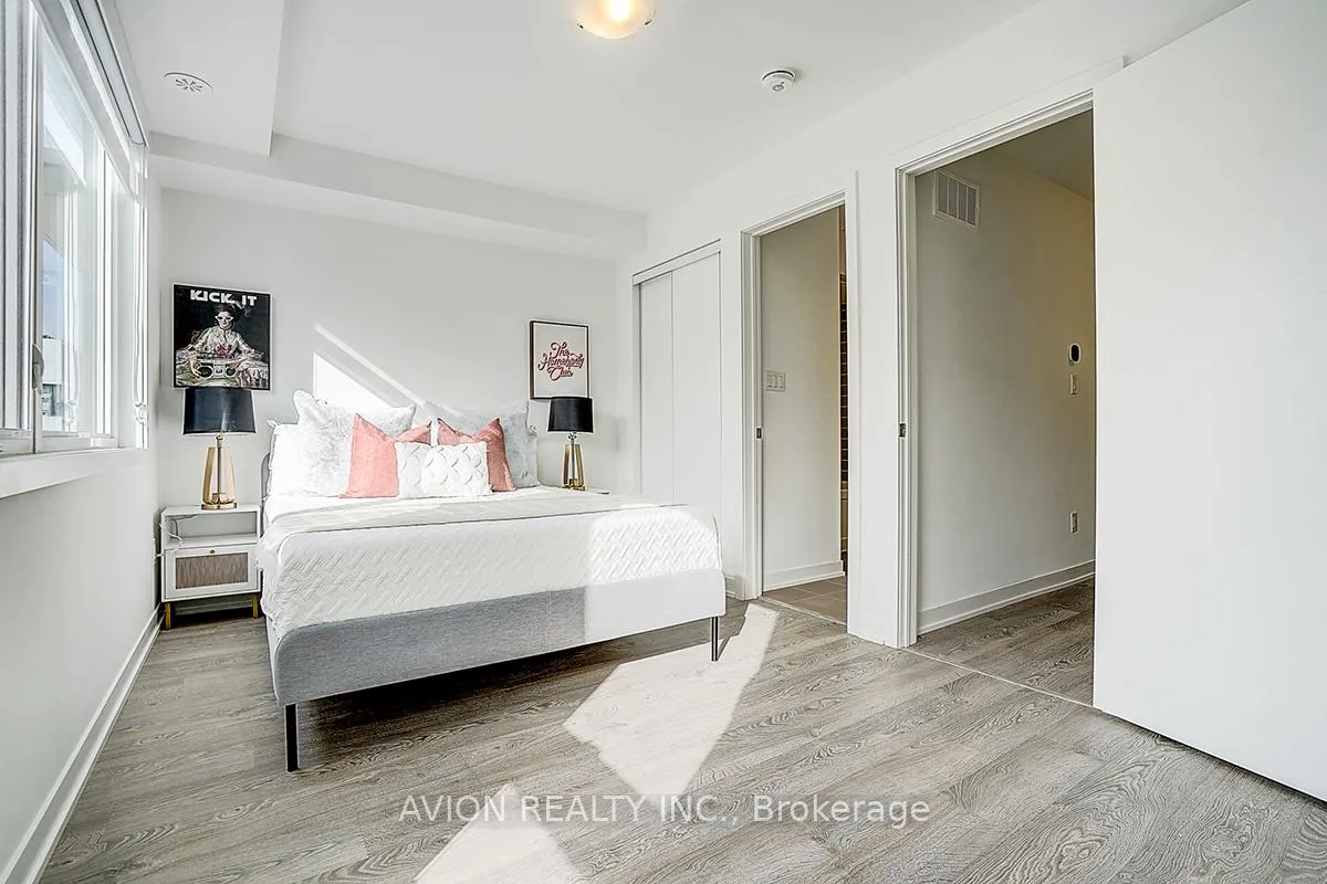 Photo 36 of 112 Green Gardens Boulevard, Toronto, Englemount-Lawrence — HOMEH