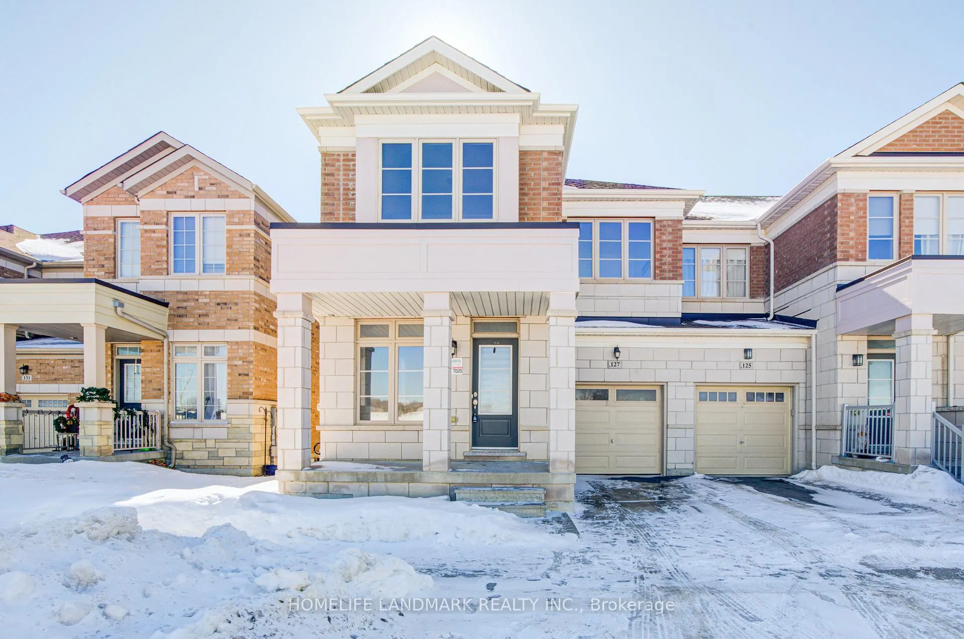 Photo 2 of 127 Decast Crescent, Markham, Box Grove — HOMEH