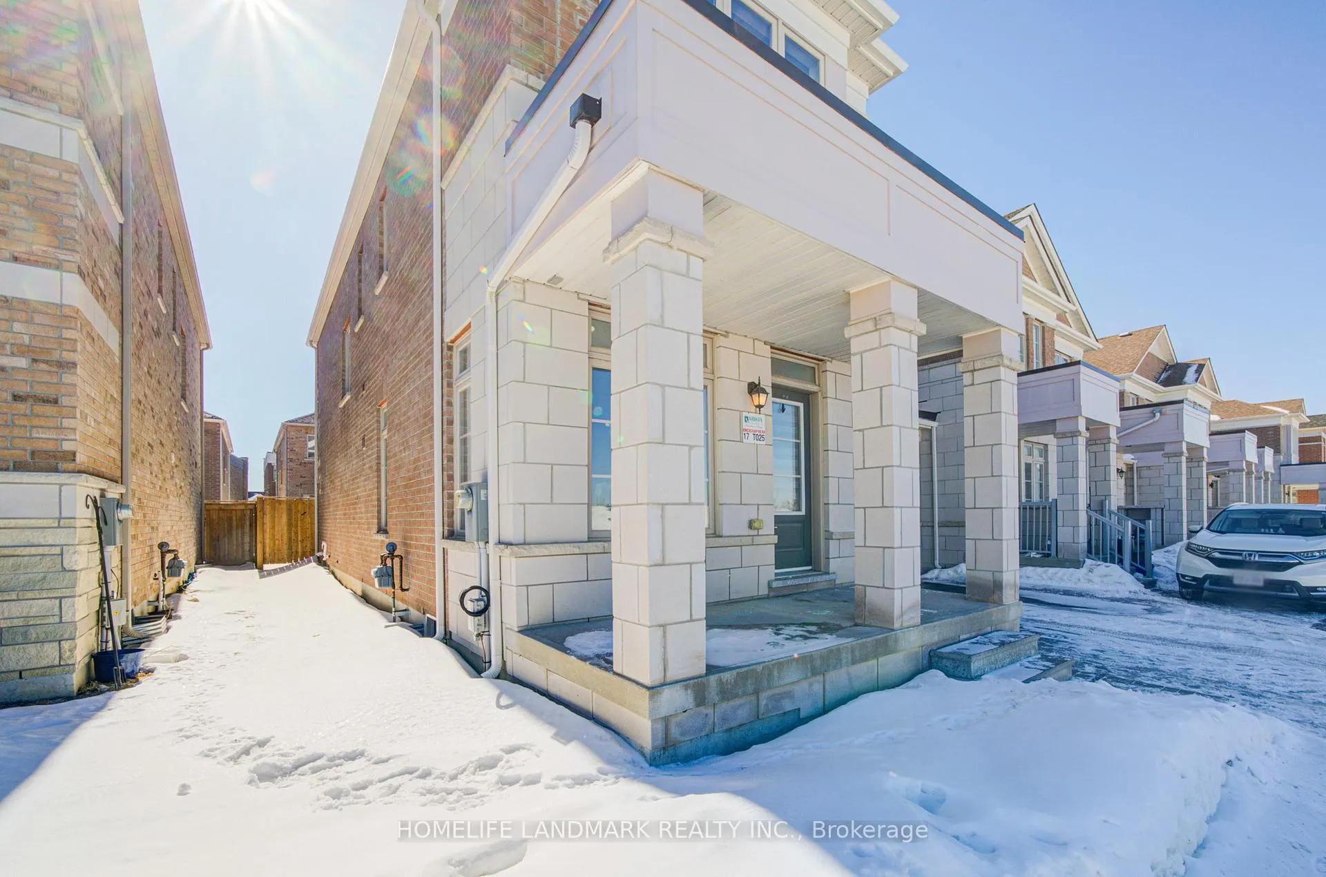 Photo 3 of 127 Decast Crescent, Markham, Box Grove — HOMEH