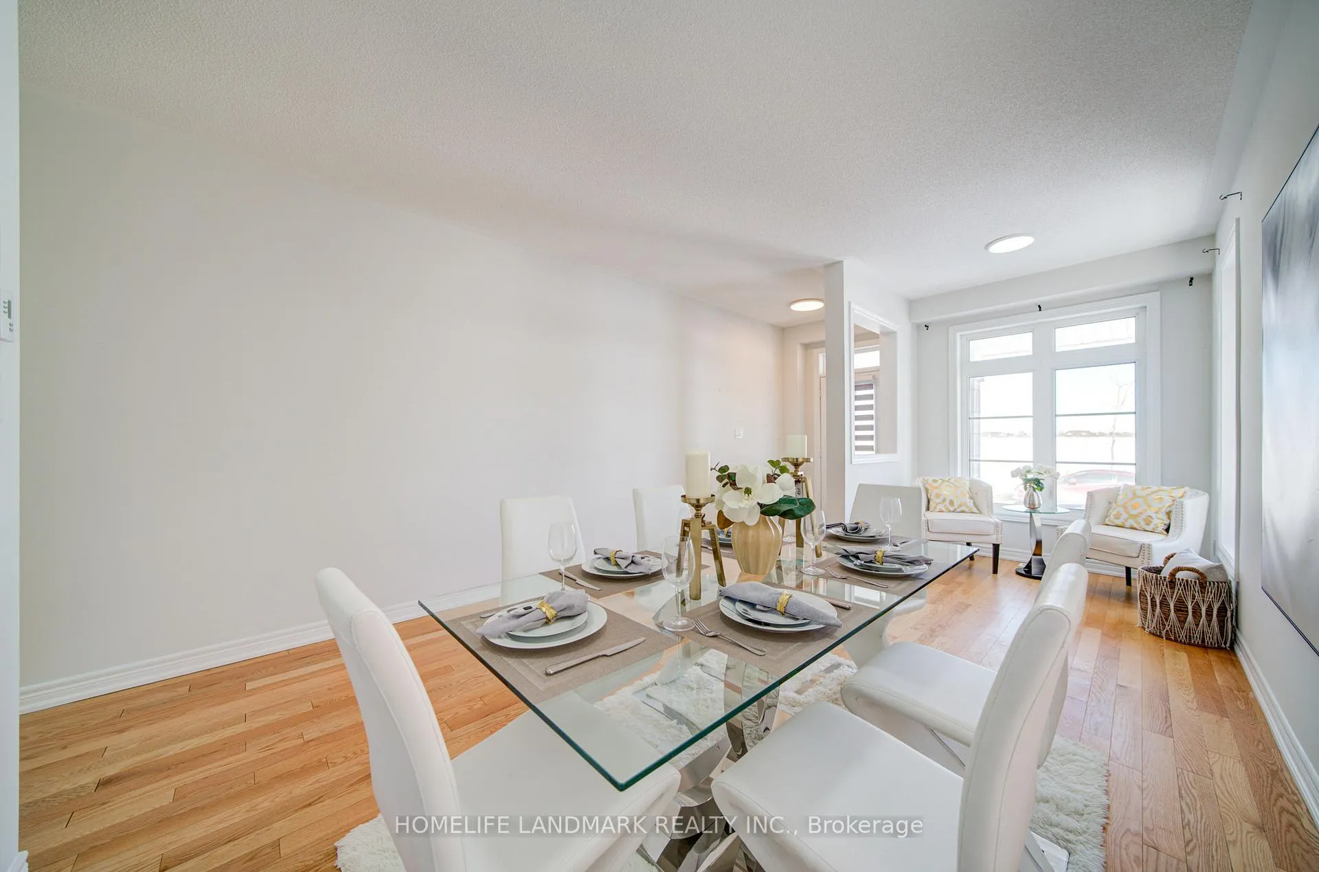 Photo 4 of 127 Decast Crescent, Markham, Box Grove — HOMEH