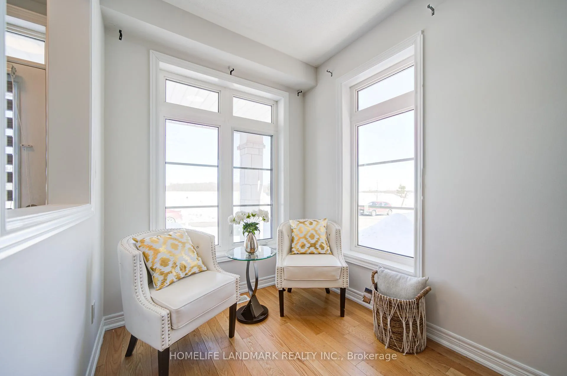 Photo 6 of 127 Decast Crescent, Markham, Box Grove — HOMEH