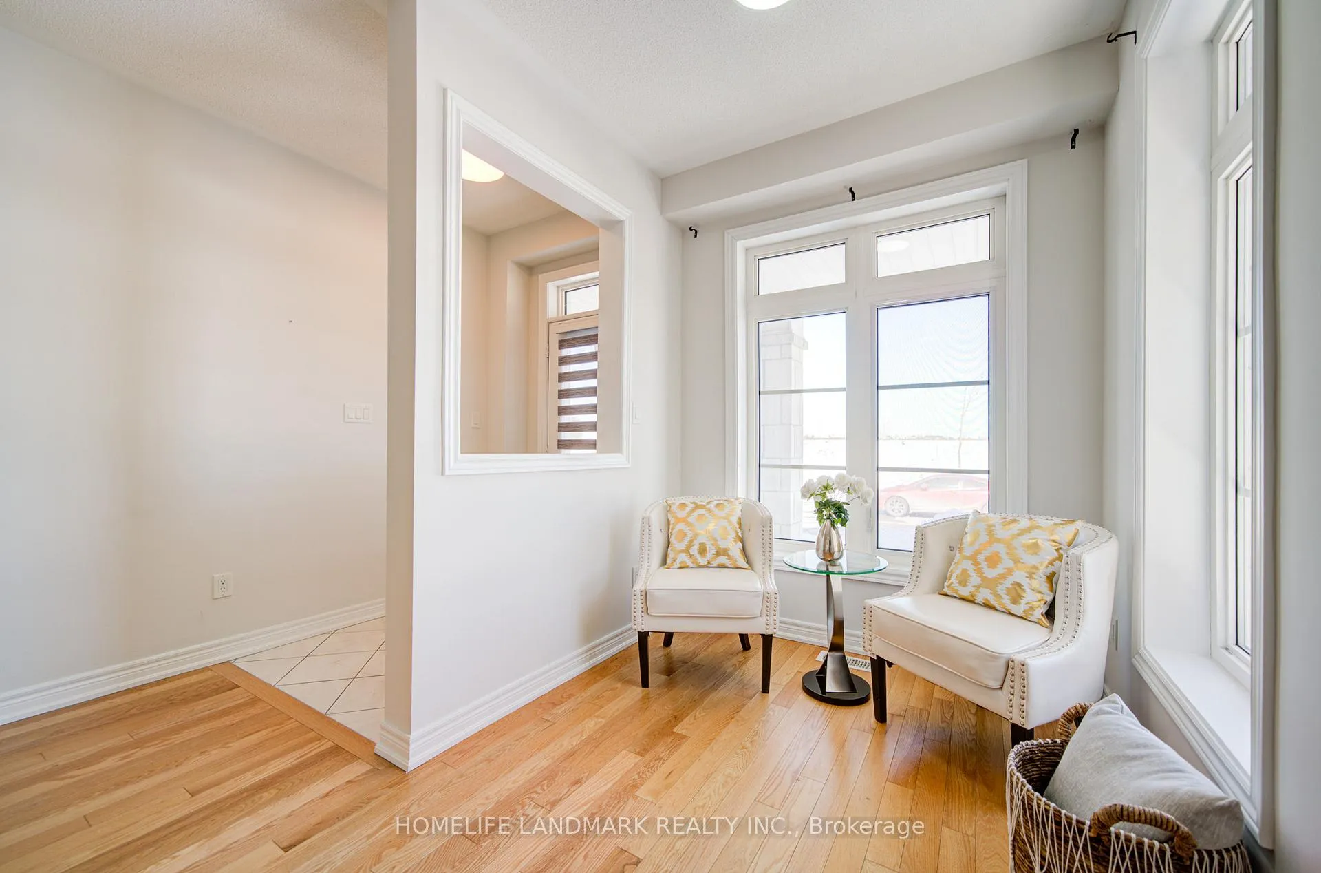 Photo 7 of 127 Decast Crescent, Markham, Box Grove — HOMEH