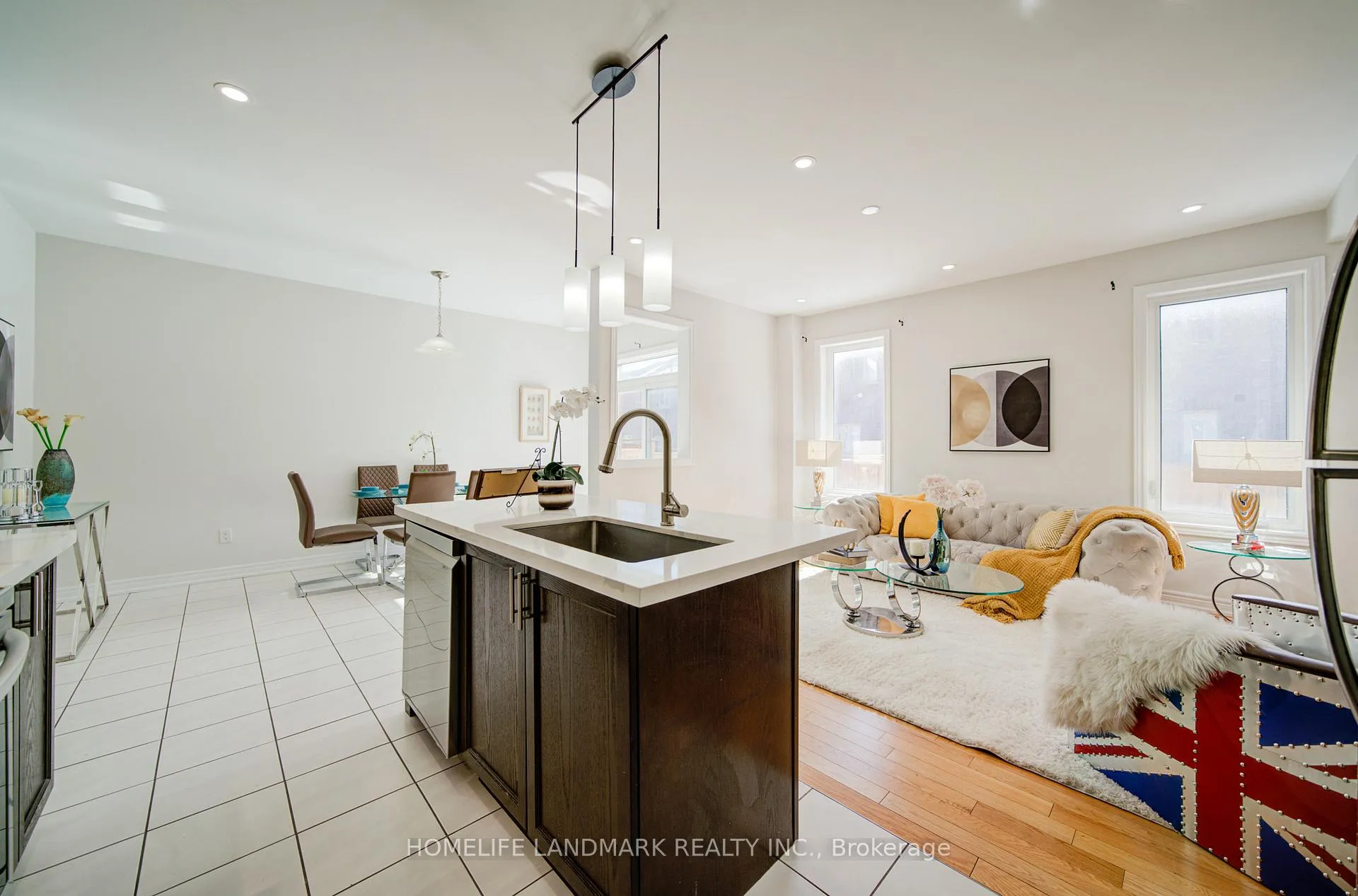 Photo 18 of 127 Decast Crescent, Markham, Box Grove — HOMEH