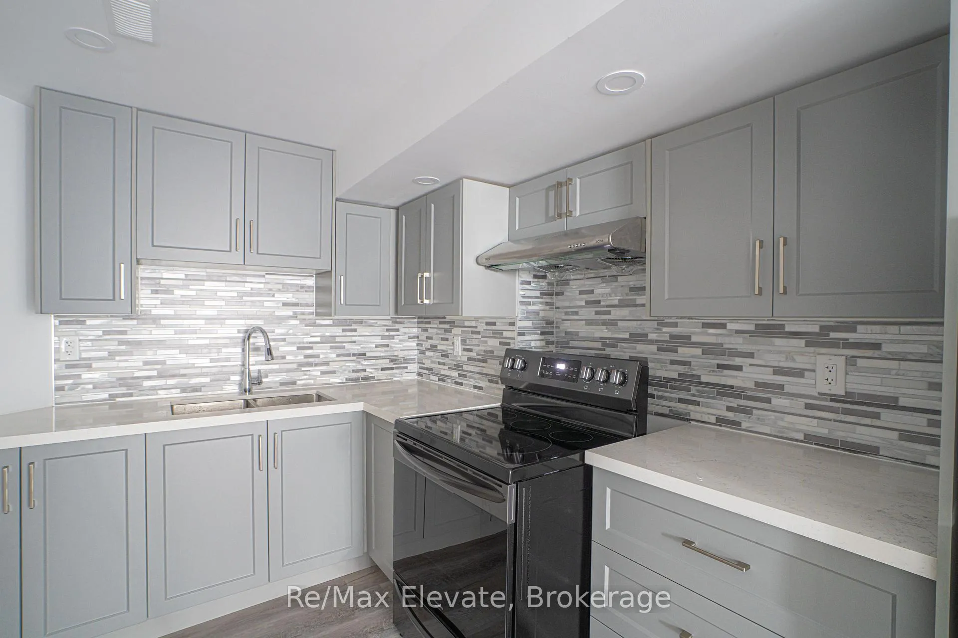 Photo 2 of Unit LOWER, 2 Pardon Avenue W, Whitby, Williamsburg — HOMEH