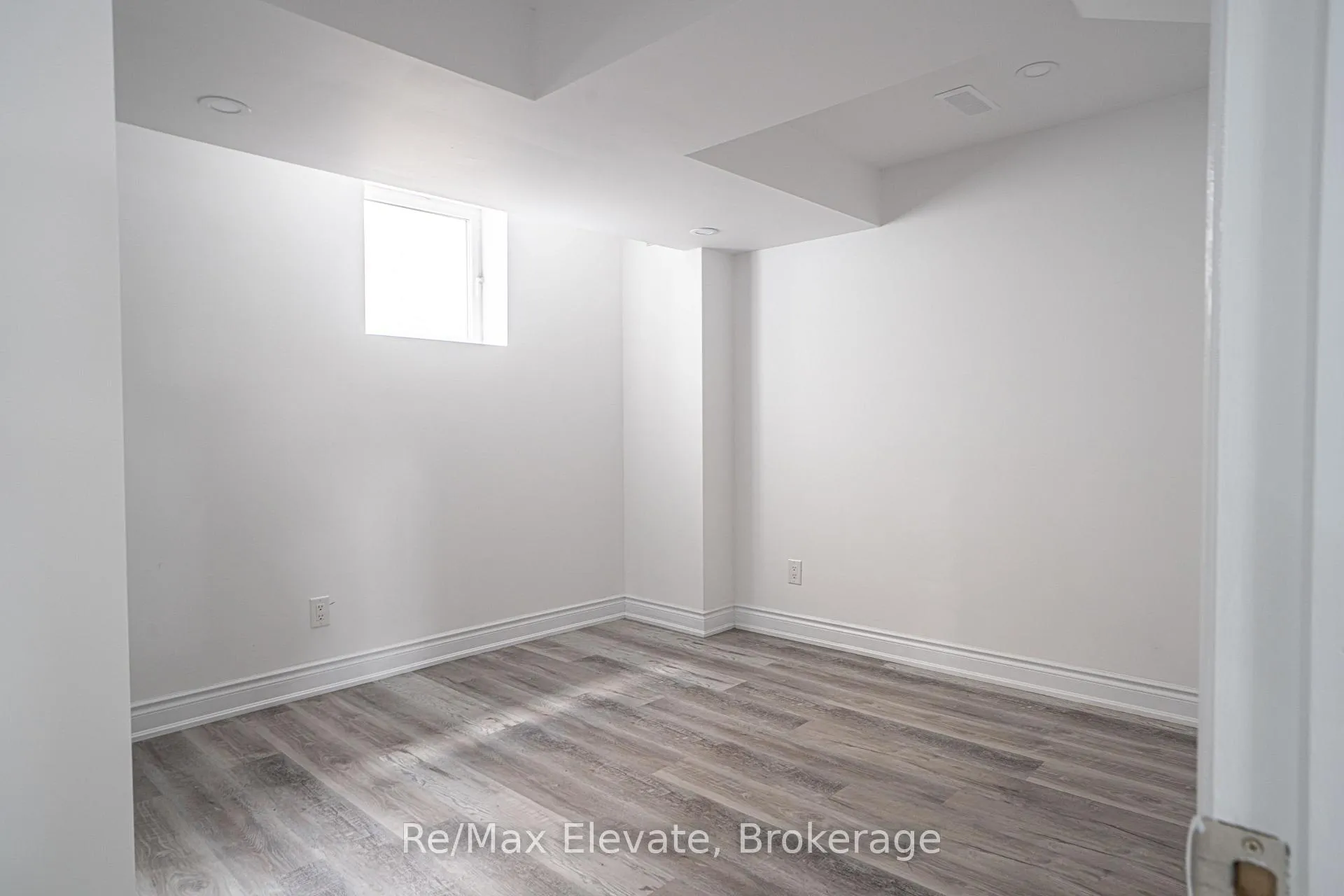Photo 6 of Unit LOWER, 2 Pardon Avenue W, Whitby, Williamsburg — HOMEH