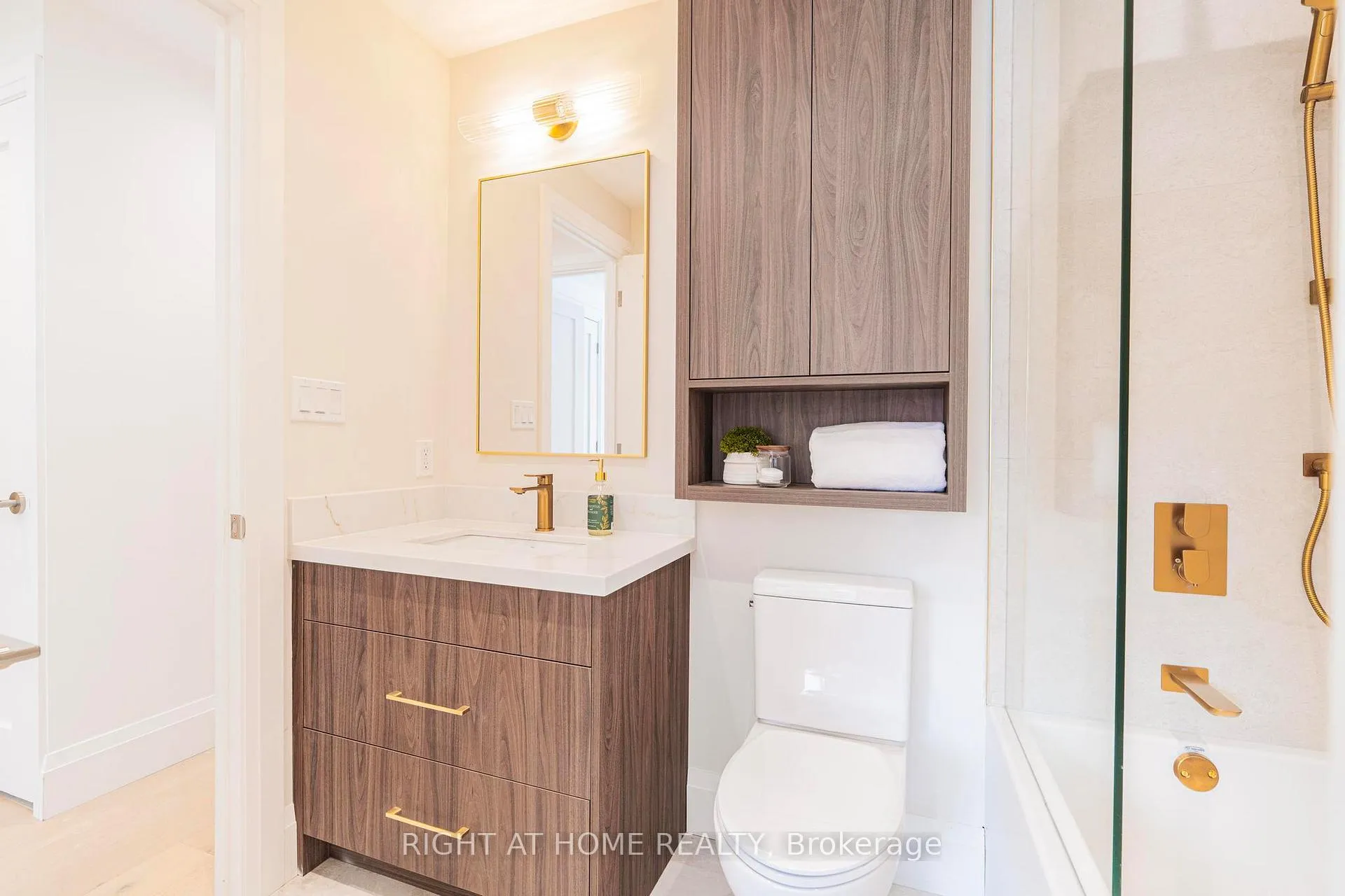 Photo 16 of 138 Winona Drive, Toronto, Wychwood — HOMEH