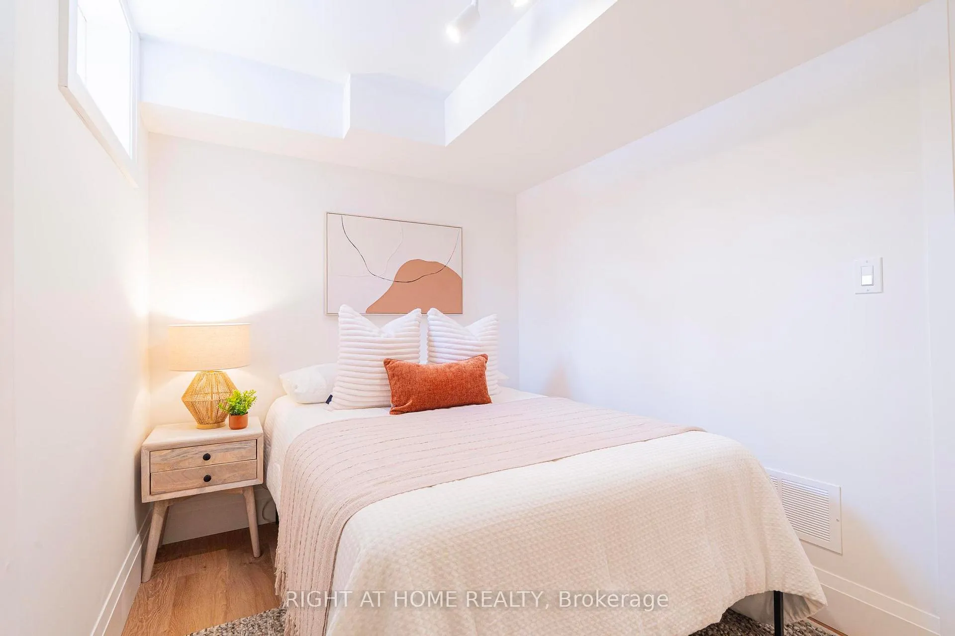 Photo 28 of 138 Winona Drive, Toronto, Wychwood — HOMEH