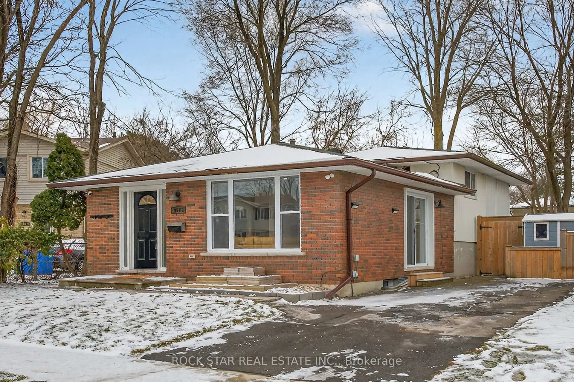 Photo 2 of 3075 Empire Place, Niagara Falls, Church's Lane — HOMEH