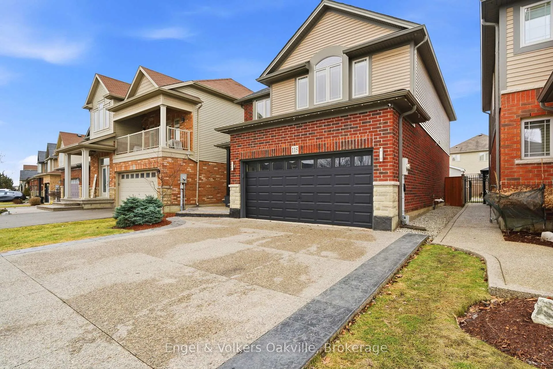 Photo 5 of 115 Pumpkin Pass, Hamilton, Binbrook — HOMEH